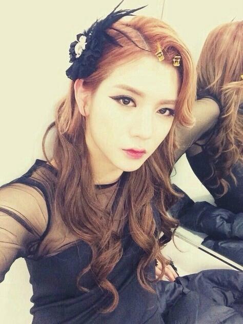 뉴이스트, 렌 여장 셀카에 남심 저격? “대박”