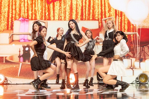 사진=FNC W