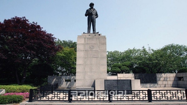 인천 자유공원내에 있는 맥아더장군 동상 (사진=인천시)
